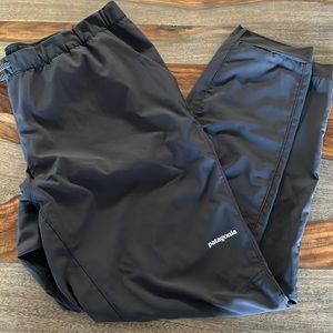 Like new men’s Patagonia lightweight spring/summer joggers or hiking pants.